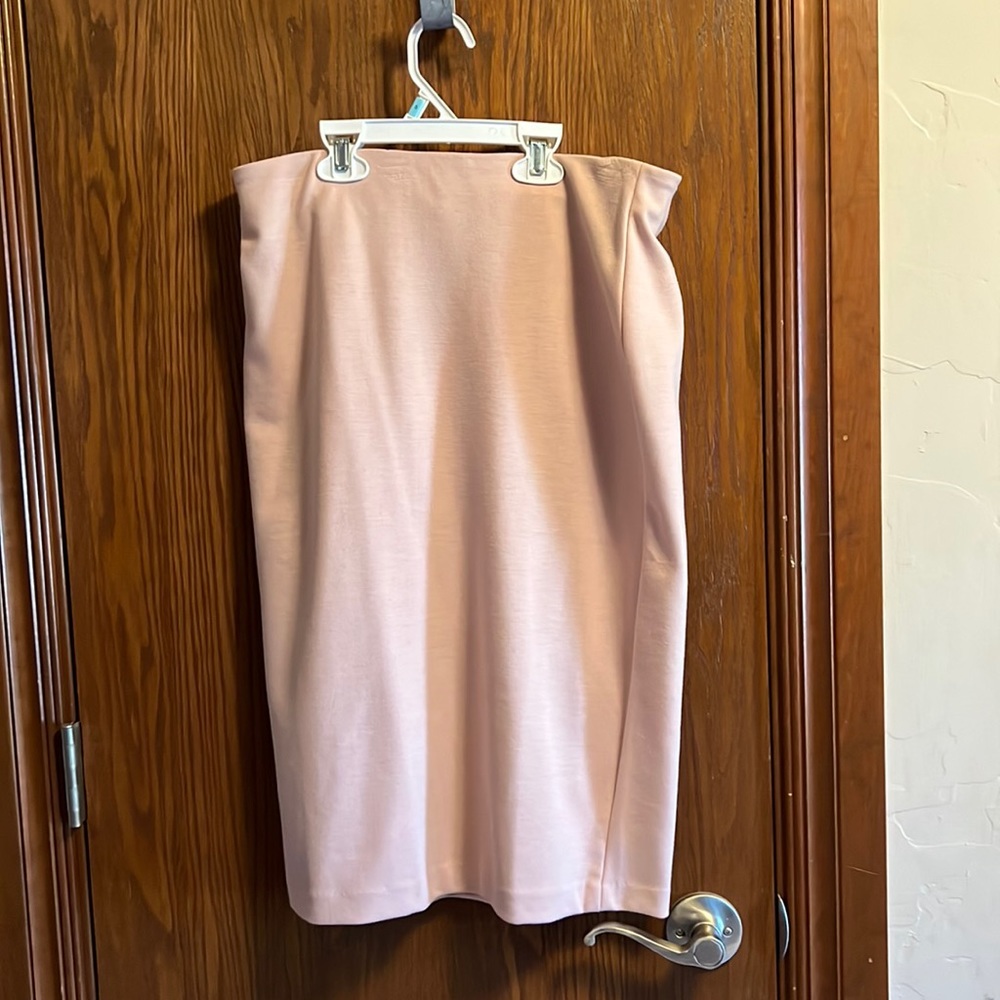 Beautiful mauve pencil skirt